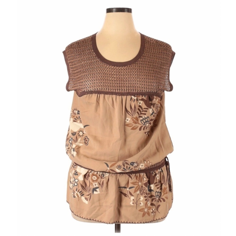 Closet Closing 🚧 BCBGMaxAzria Silk & Crochet Short Sleeve Top L